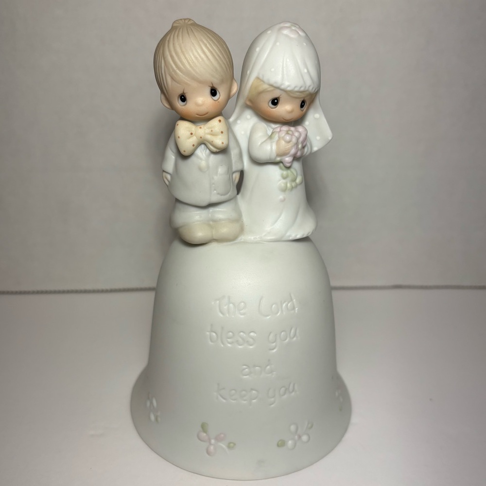 Precious Moments “The Lord Bless You And Keep You” 1981 Signed Bride Groom Bell